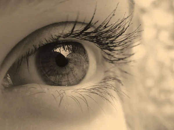 Eye of a young woman — Stock Photo, Image