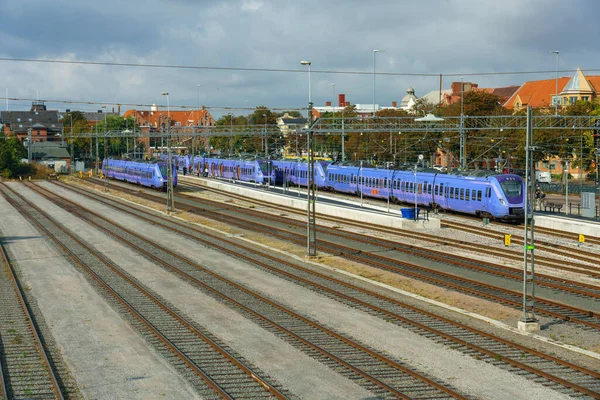 Ystad Sveç Sep 2022 Yolcu Bekleyen Çok Sayıda Tren Istasyonu — Stok fotoğraf