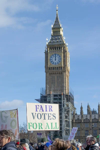 Londyn Wielka Brytania Lutego 2022 Protestujący Trzymający Znaki Make Votes — Zdjęcie stockowe