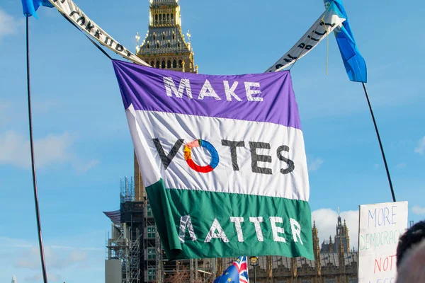 ロンドン イギリス 2022年2月5日 投票における抗議の兆候問題は トーリー政府の選挙法案に抗議する Mvmは代わりに比例表現を導入したい — ストック写真