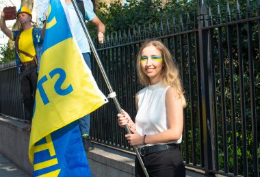 Londra, İngiltere. 26 Mart 2022. Londra Stands with Ukrayna gösteri mitingi, Londra, Başkan Vladimir Putin 'in Rusya' nın Ukrayna 'yı işgalini protesto etmek için savaş karşıtı protestocular.