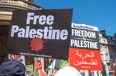 Londra, İngiltere. 14 Mayıs 2022. Nihai Irkçılık Kampanyası - Özgür Filistin yürüyüşü, Nakba 'nın 74 yılını protesto etmek için, 1948' de binlerce Filistinli İsrail 'in kurulmasıyla yerlerinden edildi..