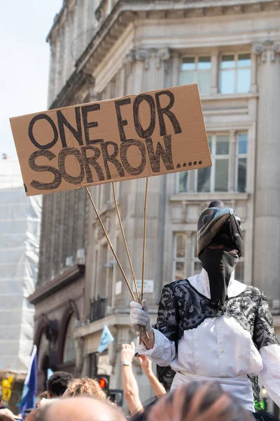 London 19Th April 2019 Eco Protester Dressed Crow Extinction Rebellion — Stockfoto