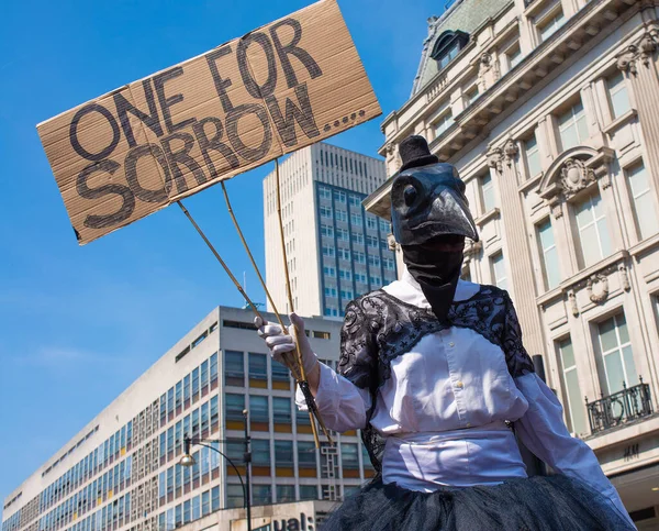 London 19Th April 2019 Eco Protester Dressed Crow Extinction Rebellion — Fotografia de Stock