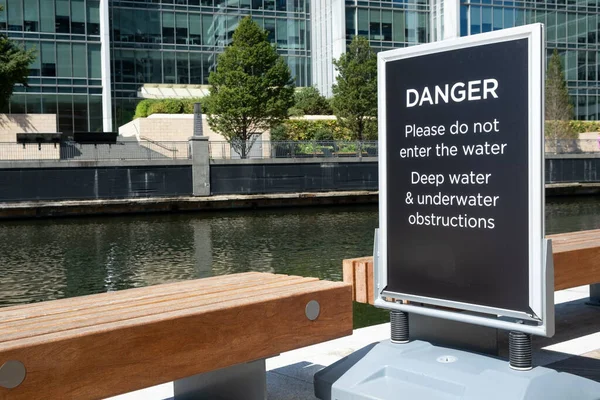 Warning Sign Notify General Public Take Care Edge Quayside Due — Stock Photo, Image