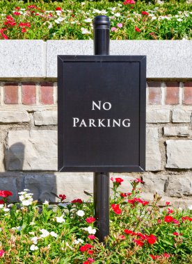güzel ve kibar hiçbir işareti ile çiçek otopark