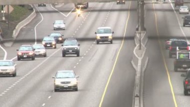 Portland, oregon çevre yolu üzerinde trafik.