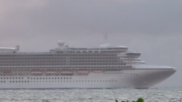 Nave navegando en el mar — Vídeos de Stock