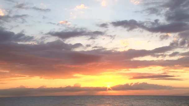 Solnedgång över havet — Stockvideo