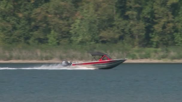 Boat floats on water — Stock Video