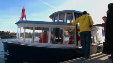 Vancouver, british Kolombiya - Ekim 2010 yaklaşık: Vancouver, Kanada yaletown marina yakınındaki 2010 Olimpiyatları sırasında su feribot giren zaman atlamalı.