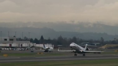 uçak almak uzakta portland oregon Havaalanı.