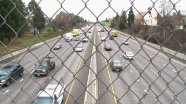Portland, oregon çevre yolu üzerinde trafik.
