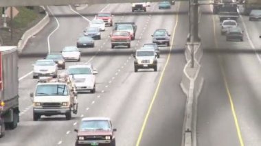 Portland, oregon çevre yolu üzerinde trafik.