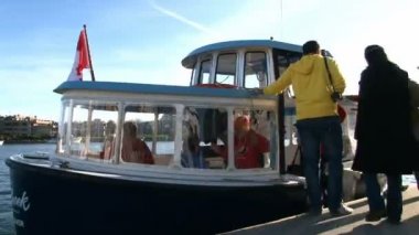 Vancouver, british Kolombiya - Ekim 2010 yaklaşık: Vancouver, Kanada yaletown marina yakınındaki 2010 Olimpiyatları sırasında su feribot giren zaman atlamalı.