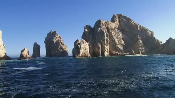 Rocas en el mar — Vídeo de stock