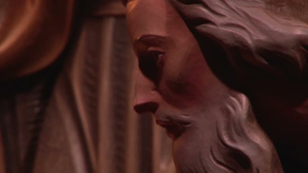 Red statue of Christ closeup — Stock Video