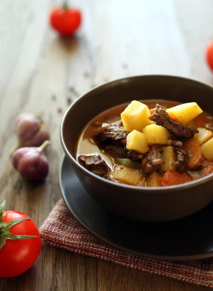 Венгерский суп-гуляш — стоковое фото