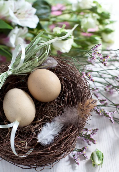 Easter basket with easter eggs — Stock Photo, Image