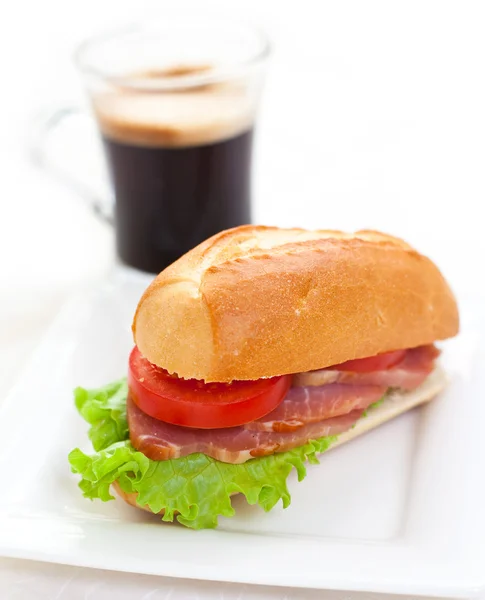 Sandviç ve kahve — Stok fotoğraf