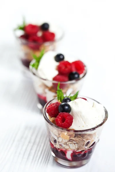 Morning dessert with berries and cream cheese — Stock Photo, Image