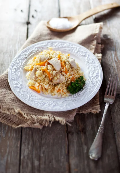 Pollo e bulgur pilaf — Foto Stock