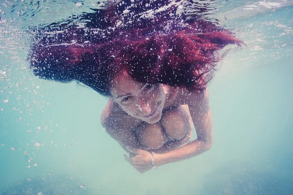 Underwater woman portrait into the sea. — Stock Photo, Image