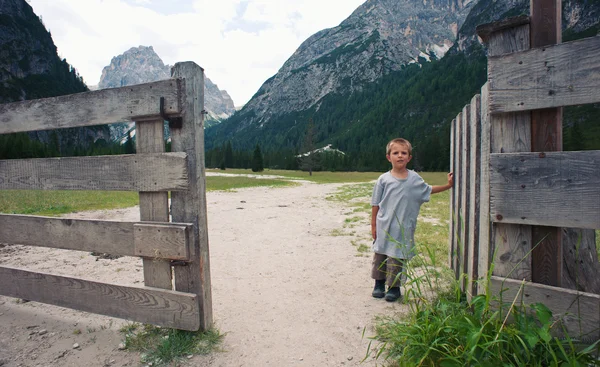 Portrait of four year old boy outdoors in the mountains. Dolomit — Stock Photo, Image