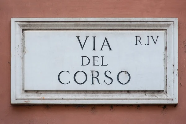 Placa de rua da famosa Via del Corso. Roma. Itália . — Fotografia de Stock