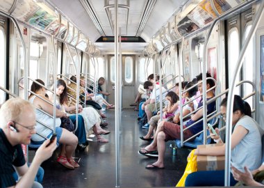 Taşıt içinde 29 Haziran 2012 de nyc metro vagonu