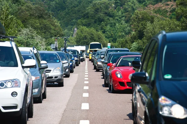 Traffic jam driving back to the south on July 31, 2012 in Bozen, Italy. — Stock Photo, Image