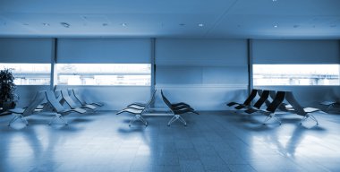 Frankfurt Havaalanı içinde görülen boş kalkış Salonu.