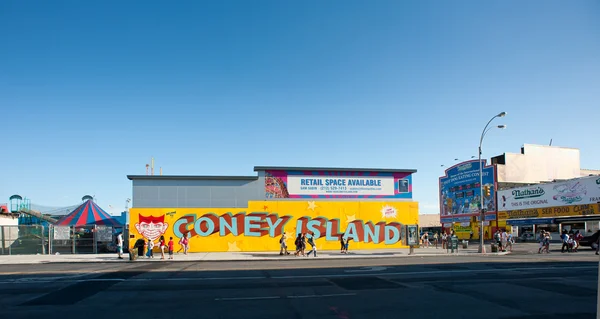 Nowy Jork - 27 czerwca: coney island murales na 27 czerwiec 2012 w Nowym Jorku. — Zdjęcie stockowe