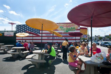 New york - 27 Haziran: 27 Haziran 2012 de coney nathan'ın Dükkanı