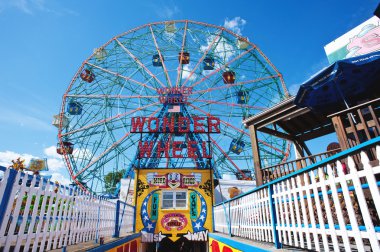 New york - 27 Haziran: coney Island'ın merak tekerlek üzerinde 27 Haziran 2012