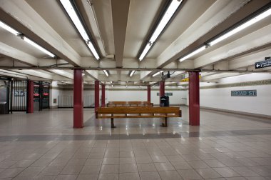 geniş st. metro istasyonu new York'ta boş iç görünümü