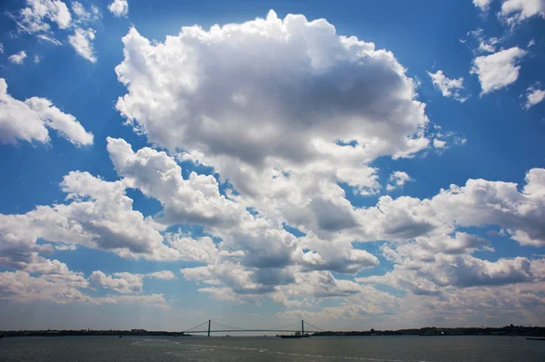 Puente colgante Verrazano, que conecta los municipios de Estado — Foto de Stock