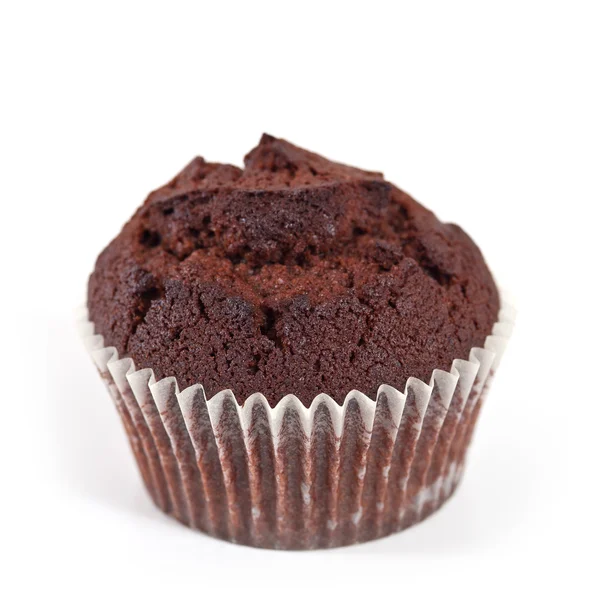 Muffin de chocolate isolado no fundo branco — Fotografia de Stock