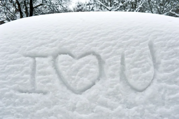 TE AMO escrito en la nieve — Foto de Stock