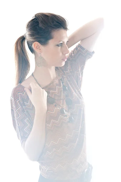 Retrato de hermosa chica con vestido vintage con luz de fondo — Foto de Stock