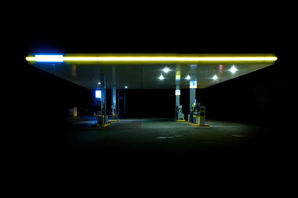 Tankstelle in der Nacht — Stockfoto