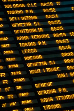 varış ve ayrılış kurulu Milano Merkez Tren İstasyonu