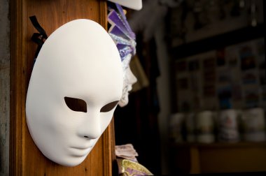 Beyaz bir maske. Venedik, İtalya