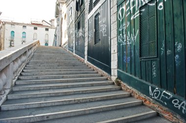 Venedik 'teki Rialto Köprüsü