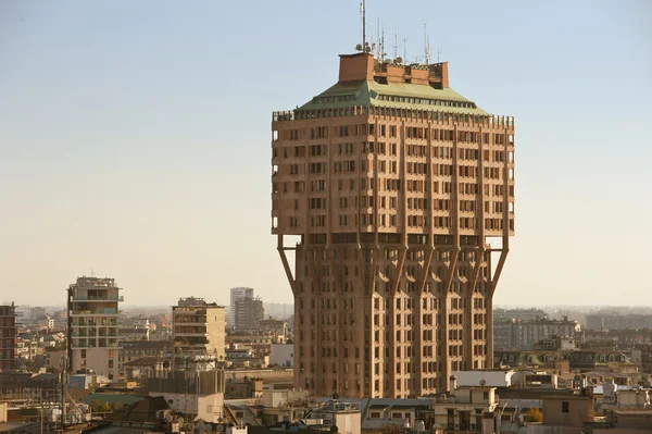 Velasca tower vy från taket på kupolen. Milano, Italien — Stockfoto