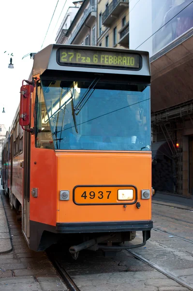 Vintage tarihi tramvay tren Milano, İtalya — Stok fotoğraf