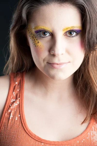 Retrato de menina bonita com leopardo compõem — Fotografia de Stock