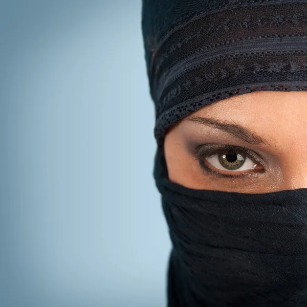 Portrait of veiled woman, focus on eyes — Stock Photo, Image