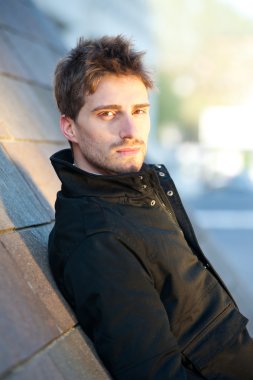 Genç adam portresi