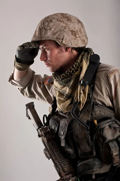 Portrait of exploring soldier — Stock Photo, Image